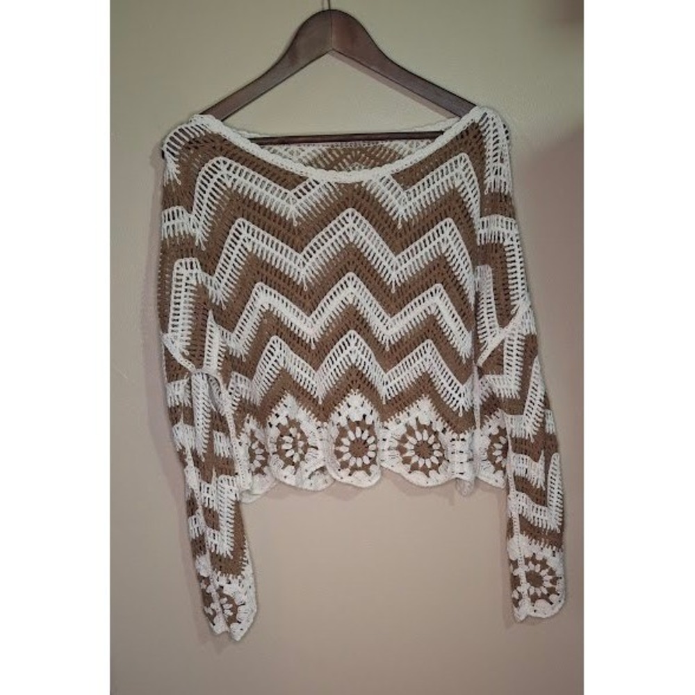 Boho Crochet Chevron Zigzag Sweater Brown White Scalloped Floral Hem Festival